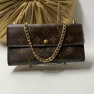 BEAUTIFUL Louis Vuitton Monogram Sarah Wallet on Chain 💥AUTHENTIC💥.